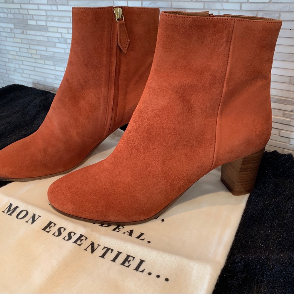 Rivecour luxurious booties.  Suede& leather inside